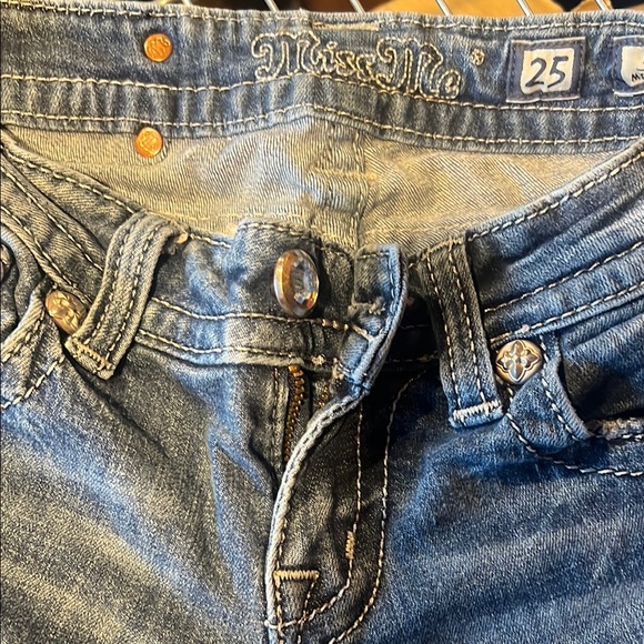 Miss Me Blue Jeans - Picture 3 of 4